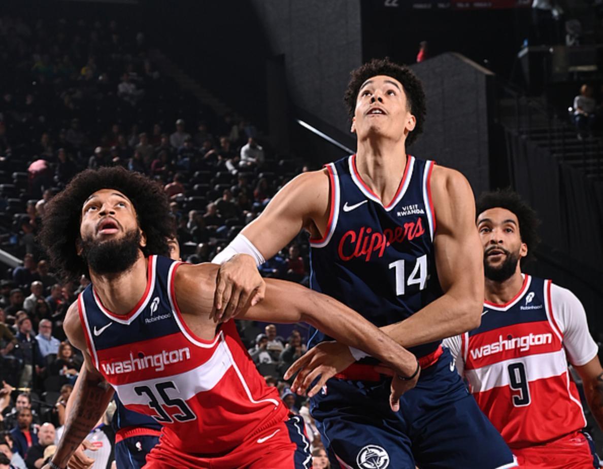 爱游戏官网-离谱！加时末段洛杉矶快船调整名单以备荷甲洛杉矶快船围绕NBA常规赛战术微调，利物浦复出首秀备战NBA季后赛的简单介绍